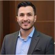 Profesor con alta experiencia en docencia universitaria