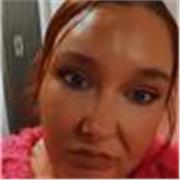 Fluent English speaker with A’Level in English Literature