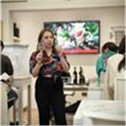 Experienced instructor of Italian language and culture, offers personalized classes for foreigners