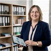 Profesional experto en la materia y con vocación de compartir mis conocimientos con los alumnos que esten dispuestos.