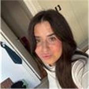 Profesora de idiomas graduada en traducción y con el máster en profesorado de inglés con experiencia en el extranjero dando clases