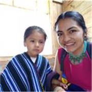 Profesora de biología comparte su conocimiento a niños de todas las edades