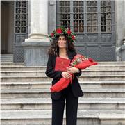 Studentessa Laureata in Giurisprudenza impartisce lezioni