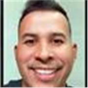 Soy licenciado, soy hablante nativo de español, tengo pedagogía para enseñar un idioma 