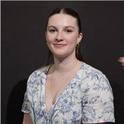 Donne cours de soutien scolaire, préparation aux examens, etc