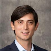 Contador Publico, con mas de ocho años de experiencia practica. Dos años de experiencia como docente adscripto de Finanza.