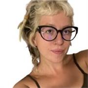 Profesora de Bellas Artes: especialización en dibujo y pintura