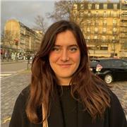 Studentessa al primo anno di magistrale di Economia, diplomata presso liceo scientifico