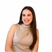 Soy una chica graduada de bachillerato biológico con una nota media de 9,5. Tengo un gran nivel de idiomas (inglés y alemán)