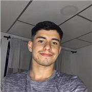 Profesor de matemáticas con apoyo en conceptos de primaria