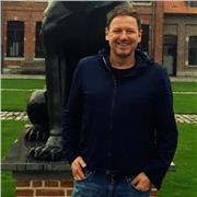 Enseignant , docteur en sciences humaines et sociales