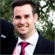 Profesor Graduado en Educación Primaria por la Universidad Francisco de Vitoria