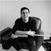 Experto audiovisual especializado en audio, capaz de enseñar programas como Protools, Logic, Premiere Pro, Da vinci y más.