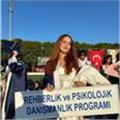 Öğrencilere akademik duygusal ve sosyal gelişimleri konusunda destek veren rehber öğretmen