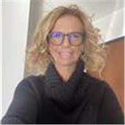 Maestra di tennis che ha cambiato città e vuole così occupare il tempo dando lezioni di lingua francese essendo nativa di Aosta