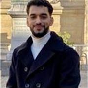 Professeur de maths (Lycée/Terminale – Spécialité). Licence Maths + Master Maths & Applications