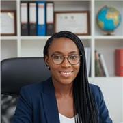 An online English tutor with a university degree