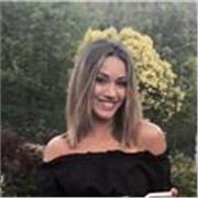 Laureata in scienze politiche e relazioni internazionali e diploma liceo linguistico