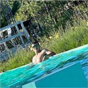 Profesor de quimica imparte clases a niños de todas las edades