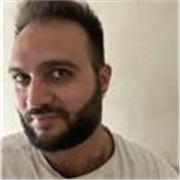 Insegnante di letteratura italiana, storia dell’arte, geografia, impartisce spiegazioni e approfondimenti nelle materie umanistiche