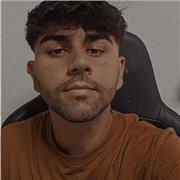 Soy un chico con ganas de enseñar a jugar a futbol. Tengo dos años de experiencia como entrenador en el Racing playa.