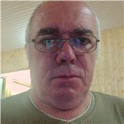 J'ai appris l'anglais à l'âge adulte, et maintenant je parle comme un natif. Je peux vous aider sur le même chemin.