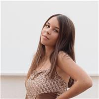 Profesora de repaso para alumnos de eso