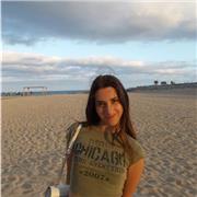 Estudiante de idiomas que ofrece clases particulares de inglés, castellano y catalán a niños y adultos, con experiencia de 2 años.