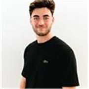 Profesor de Programación con formación universitaria y experiencia práctica, apto para enseñar a estudiantes de todos los niveles,