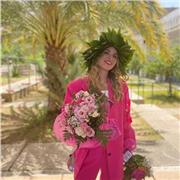 Insegnante di scienze umane e filosofia , di materie di ambito umanistico e letterario Educatrice e pedagogista