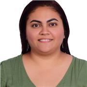 profesora de niños y jóvenes en el área de sistemas e informática