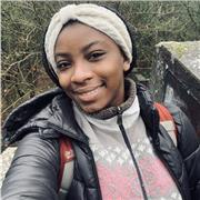 Englischlehrer, der Kinder aller Altersgruppen unterrichten kann