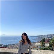 Graduada en ADE, imparto clases de economía a ESO y Bachillerato (también preparación de las PAU)