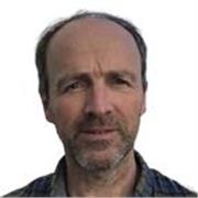 Professeur de guitare classique, 20 ans d'expérience, donne cours particuliers à St Jean du Bruel (12) et environ.