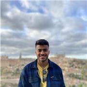 Hola soy Chirag , Inglés es mi lengua nativa, llevo mucho tiempo en España. Viví en Barcelona durante 6 meses y también enseñaba inglés a niños en una academia. También enseñé en el travel the world by tea room en San Vicente, Alicante. Tengo 3 años de ex