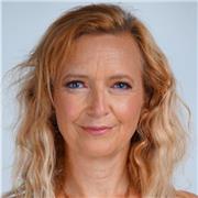 Dynamic and results-driven English and Business Studies tutor