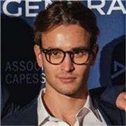 Professeur de français pour des cours en lignes ou sur place. 
Demande de rdv sur Nantes ou en ligne au : 0622632335