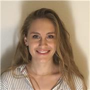 Enseignante diplômée (Master MEEF), je mets mon expérience à votre service pour un accompagnement personnalisé et bienveillant.