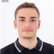 Studente universitario appassionato di lingue straniere, in particolare inglese. Offro lezioni a chi vuole imparare questa lingua!