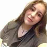 Instructor de historia del arte imparte clases para personas de todas las edades