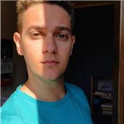 Studente universitario con certificazione B2 per aiuto compiti e studio di inglese