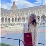 Laureata in Filologia classica impartisce ripetizioni di italiano, latino e greco a studenti di scuola secondaria