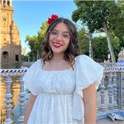Studentessa universitaria pronta ad aiutare in inglese su Bari