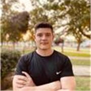“Me considero un entrenador empático, cercano y motivador. Me gusta que cada alumno disfrute del proceso de entrenar y se sienta a