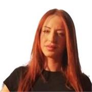 Ciao! Sono Alice, e trasformo l’italiano in un’avventura fatta di storie, giochi, risate e… grammatica senza sbadigli!
