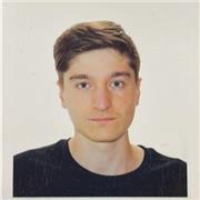 Studente alla facoltà di scienze politiche dell'Università degli studi di Firenze offre lezioni di storia per studenti di elementari, medie e superiori