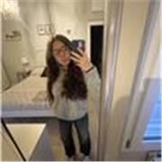 studentessa di quinta liceo scienze umane con ampie conoscenze di materie umanistiche