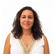 Profesora de contabilidad, gestión financiera y recursos humanos para estudiantes de ciclos formativos