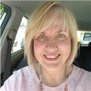 Insegnante madrelingua con esperienza pluriennale impartisce lezioni sia a ragazzi che adulti a casa loro, flessibilità di orari e giorni