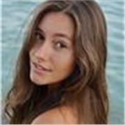 Studentessa di quinto liceo scientifico internazionale in grado di dare ripetizioni a studenti di qualsiasi superiore per materie quali francese, italiano, filosofia, storia